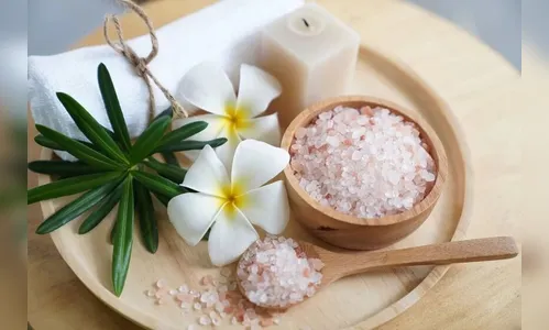 Banhos e simpatias para atrair boas energias e amor em 2024