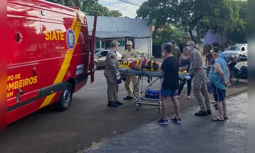 Carro cruza preferencial e atinge motociclista de 22 anos na Vila Nova