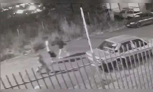 Mulher é morta a facadas na frente do filho autista no Paraná