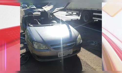 Jovem de 25 anos fica em estado grave após capotar carro na BR-369