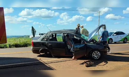 Câmera flagra capotamento na PR-466 em Ivaiporã; veja