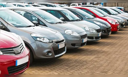 Carro é furtado de garagem durante a madrugada em Arapongas