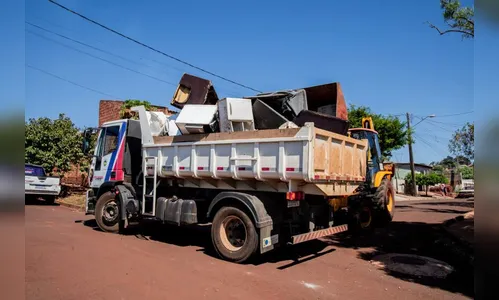 Mutirão enche mais de 40 caminhões de materiais para descarte