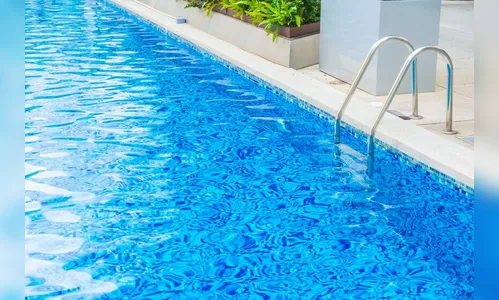 Criança de 2 anos morre afogada em piscina durante aniversário da avó