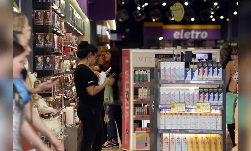 Comércio do PR cresce em novembro e tem o melhor desempenho do Sul