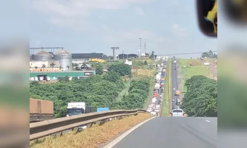 Acidentes na BR-376 causam congestionamento em Ponta Grossa