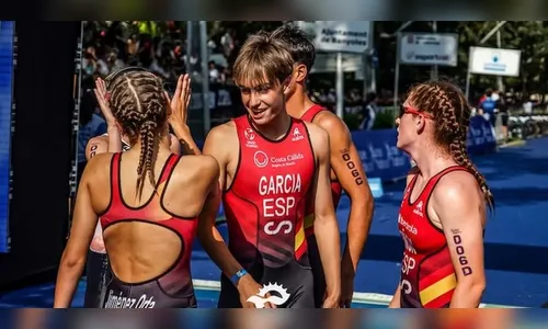 Triatleta de 17 anos se choca com carro e fica em estado grave