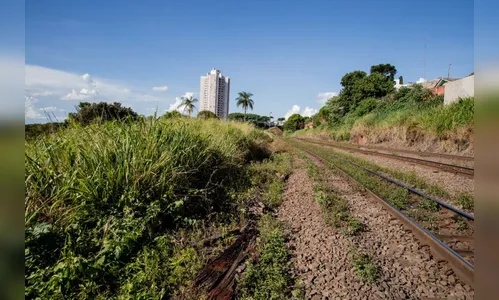 Apucarana pede a Rumo Logística roçagem nas margens de ferrovias