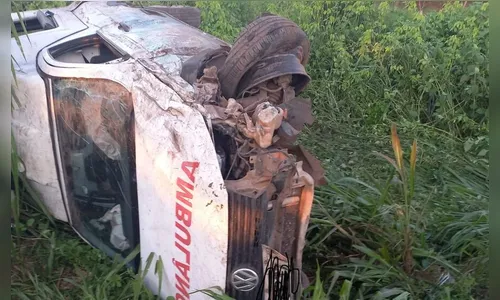 Grávida sofre acidente a caminho do hospital para dar à luz