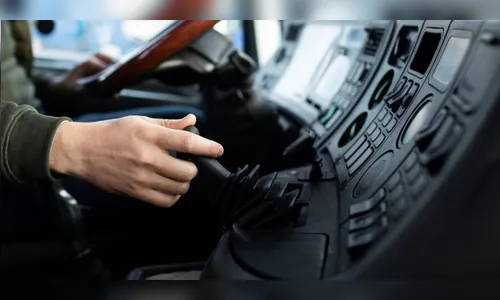 Caminhoneiro é sequestrado por dupla armada e abandonado em Arapongas