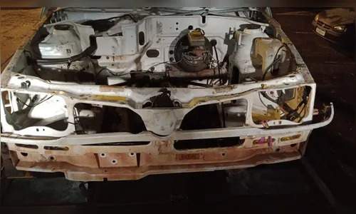 Mais um: Polícia Militar encontra carro 'depenado' em Apucarana