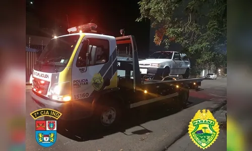 PM de Arapongas troca tiros com criminosos e recupera Fiat Uno furtado