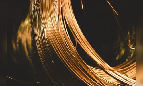 Dois homens furtam fios de cobre de empresa em Apucarana