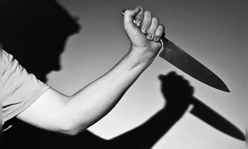 Homem tem casa invadida, fica sob mira de faca e é ameaçado de morte