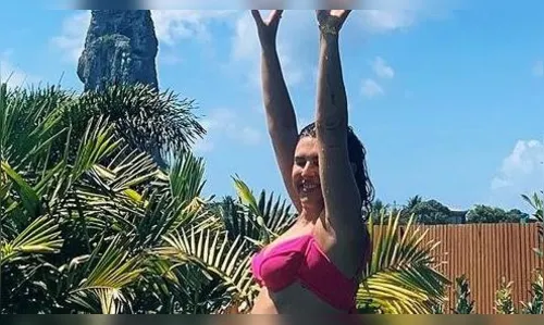 Fernanda Paes Leme curte o verão e exibe barriga de grávida; veja