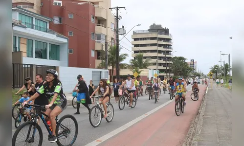 Passeio ciclístico garante esporte e lazer às famílias no litoral