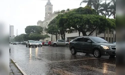 Alerta amarelo de temporal: Paraná tem risco de vendaval e granizo