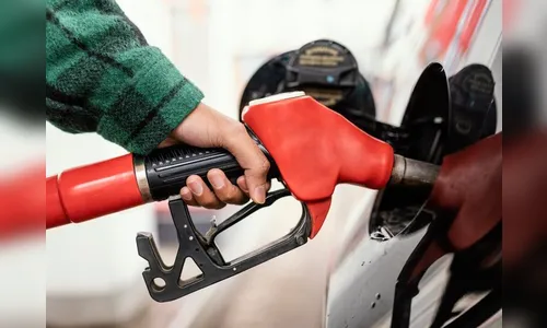 Preço do litro de gasolina cai pela terceira semana nos postos