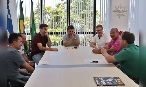 Prefeitura entrega escrituras definitivas para mais quatro empresas