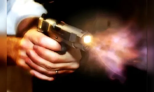 Ex-namorado tenta matar mulher a tiros em Apucarana, mas arma falha