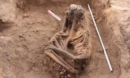 Escavação em obra encontra 43 esqueletos humanos em São Luís