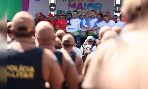 Sesa e Ratinho Jr entregam ambulâncias e recursos para o verão