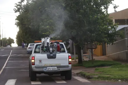 Três veículos com fumacê vão percorrer a cidade