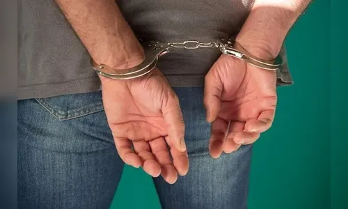 PM de Arapongas prende dois homens com mandado de prisão em aberto