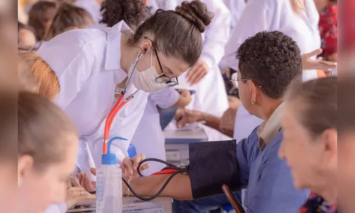 Universidades levam cultura e atendimento ao público no litoral