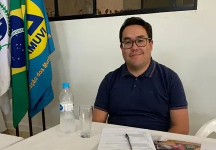 prefeito de Marilândia do Sul, Aquiles Takeda (PSD), ficou ferido em acidente na tarde de Natal (25)