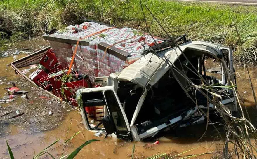 A carga de cerveja ficou parcialmente submersa no reservatório