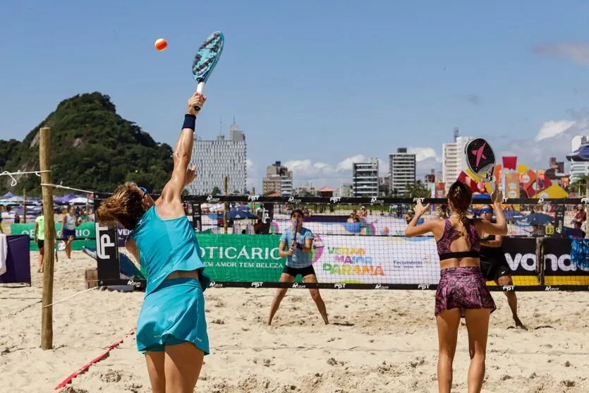 Matinhos, 03 de fevereiro de 2024 - Campeonato Mundial de Beach Tennis movimentou o Verão Maior Paraná na Arena Caiobá, em Matinhos.