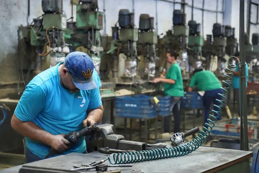 A maior parte é para auxiliar de linha de produção