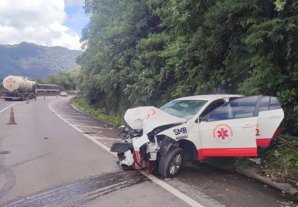 Acidente aconteceu na tarde desta segunda-feira (19)