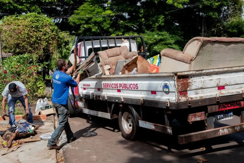 Apesar do tempo chuvoso, foram recolhidos 16 caminhões lotados