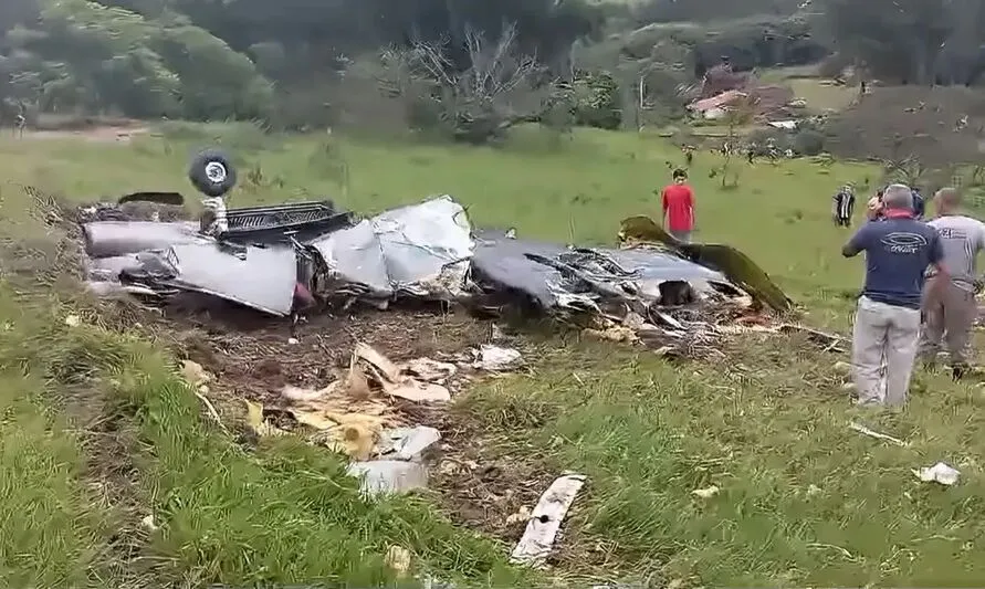 Avião caiu neste domingo (28)