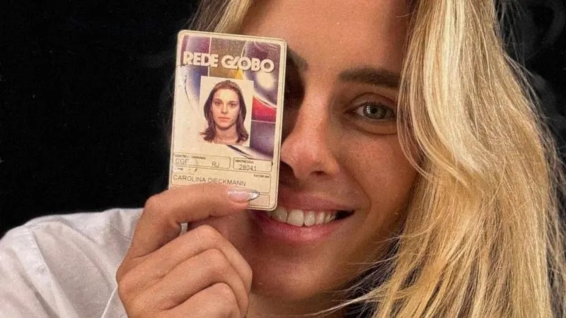 Carolina Dieckmann encerra contrato com a Globo