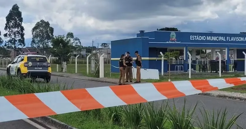 Crime aconteceu no início da tarde deste domingo