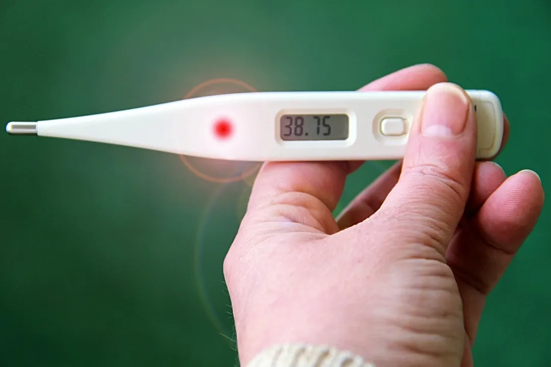 Febre é um sintoma comum das duas doenças