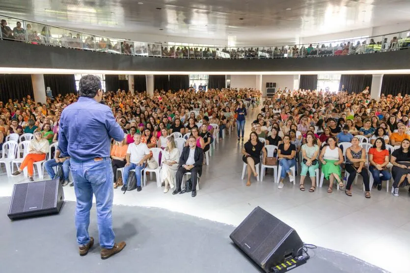 Junior da Femac discursa durante o evento