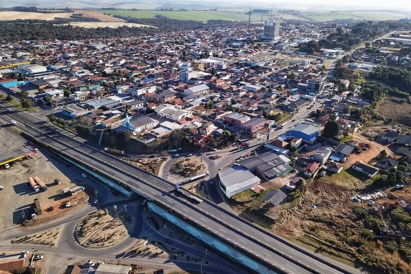 O País tem 90.600.065 domicílios particulares.