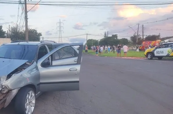 O acidente aconteceu na tarde deste domingo (4)