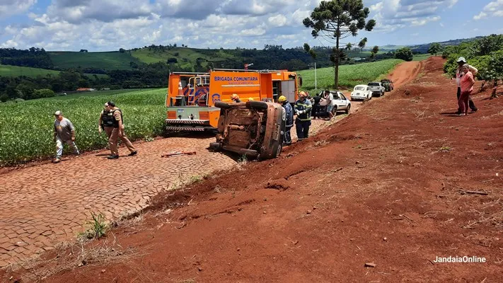 O acidente ocorreu na manhã desta segunda-feira