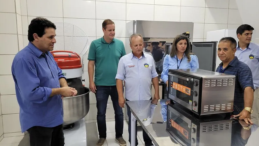 Prefeitura de Apucarana inaugura cozinha-escola no Centro da Juventude