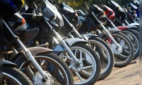 Motociclistas são abordados com escapamento adulterado e sem CNH
