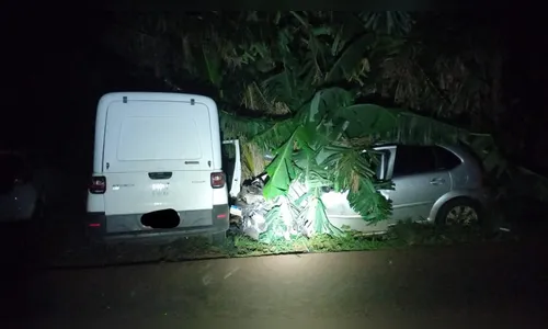Colisão frontal entre carros na PR-317 deixa dois jovens feridos