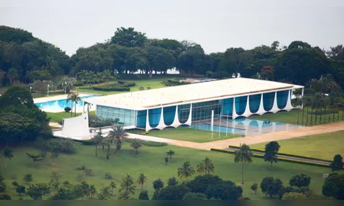 Motorista tenta invadir residência oficial do presidente Lula