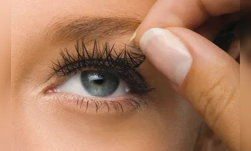 Anvisa alerta sobre uso indevido de cola instantânea em cílios e unhas