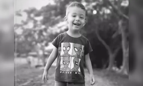 Menino de 2 anos é encontrado enforcado dentro de tanque de peixes