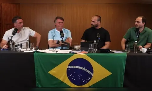 Bolsonaro elogia ditadura da Venezuela ao comentar voto impresso